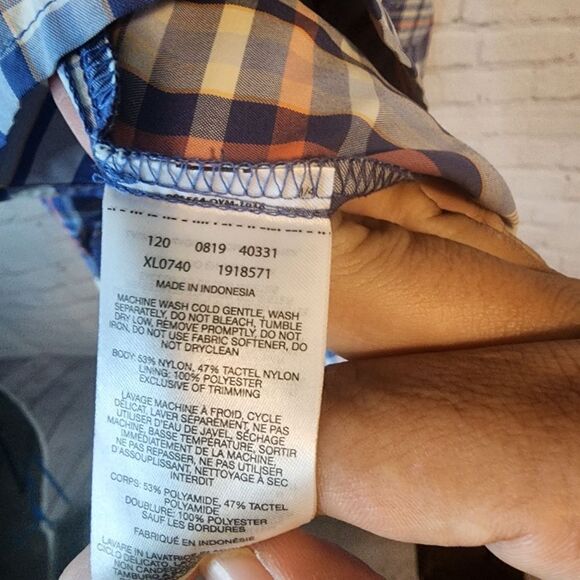 Women's Columbia button-down longsleeve shirt, size Large - Picture 4 of 5